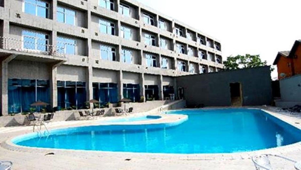 Golden Royale Hotel إينوجو المظهر الخارجي الصورة