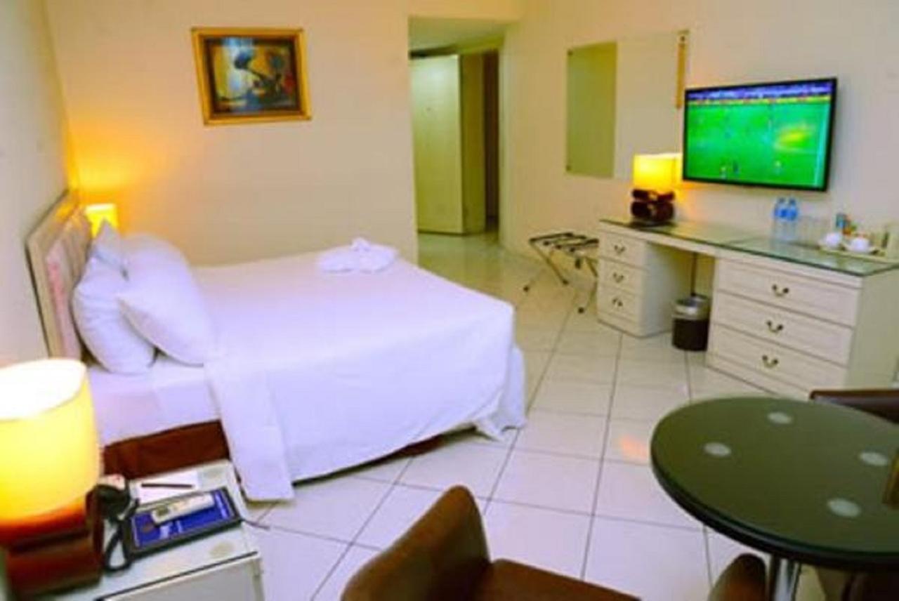 Golden Royale Hotel إينوجو المظهر الخارجي الصورة