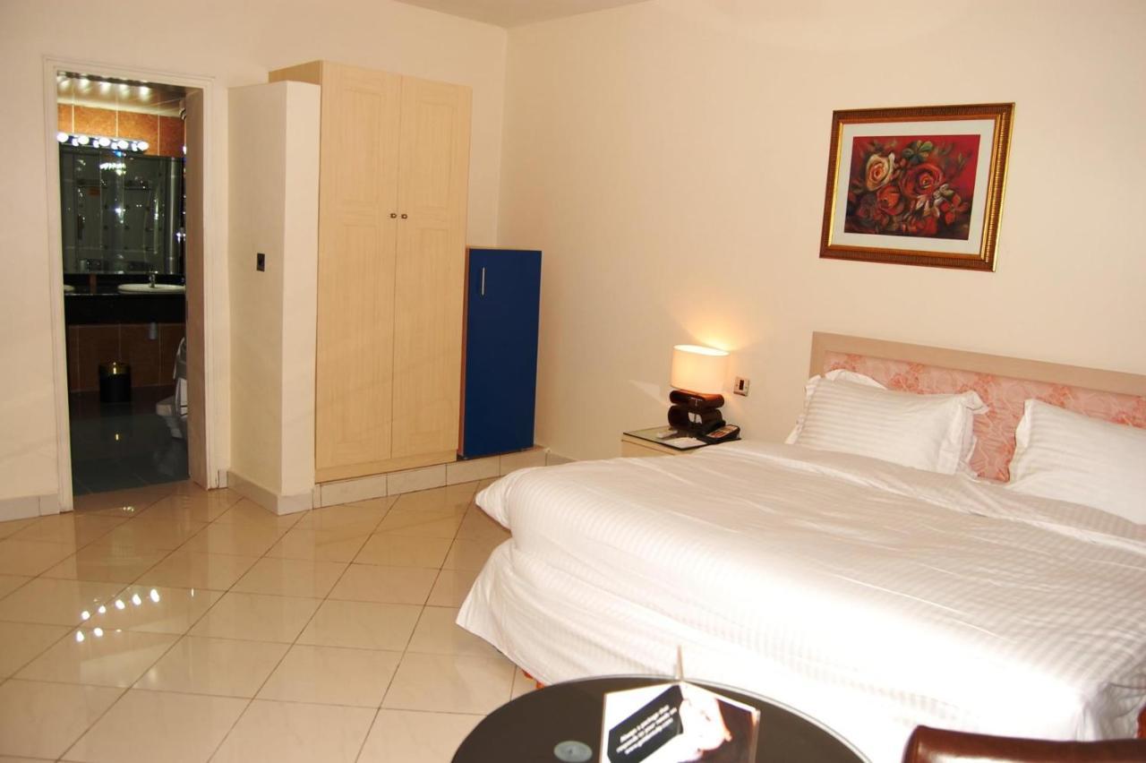 Golden Royale Hotel إينوجو المظهر الخارجي الصورة