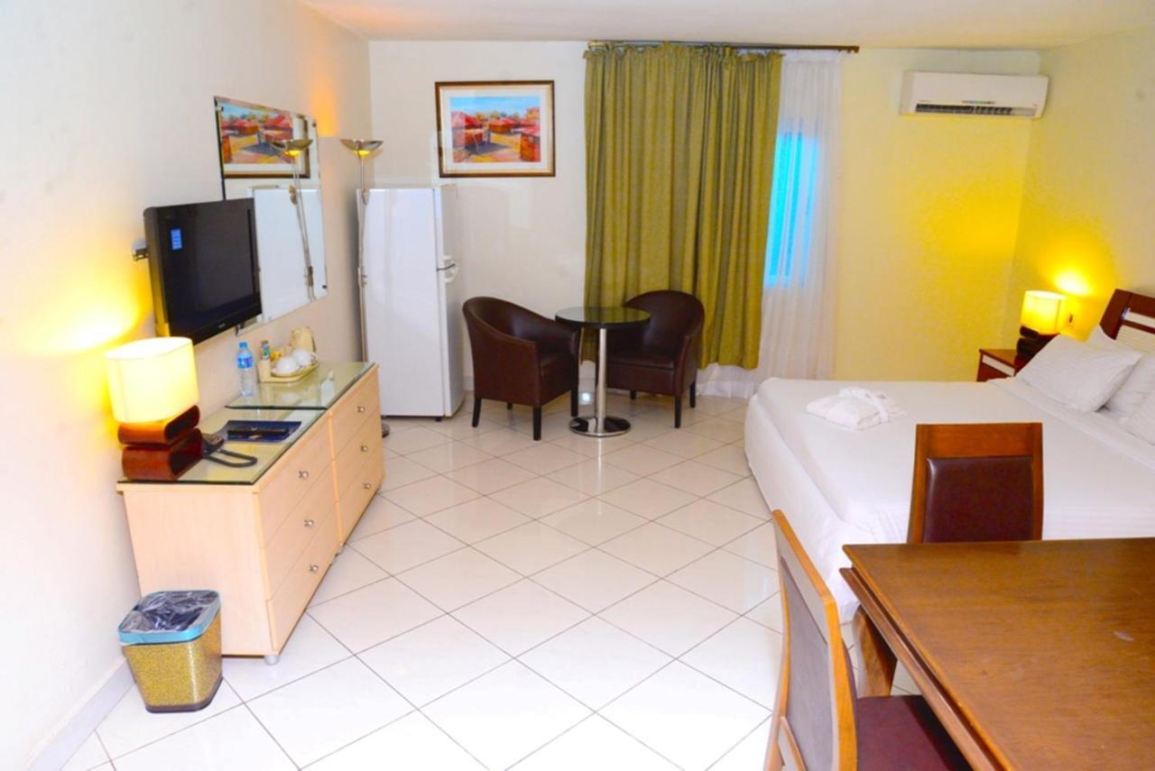 Golden Royale Hotel إينوجو المظهر الخارجي الصورة