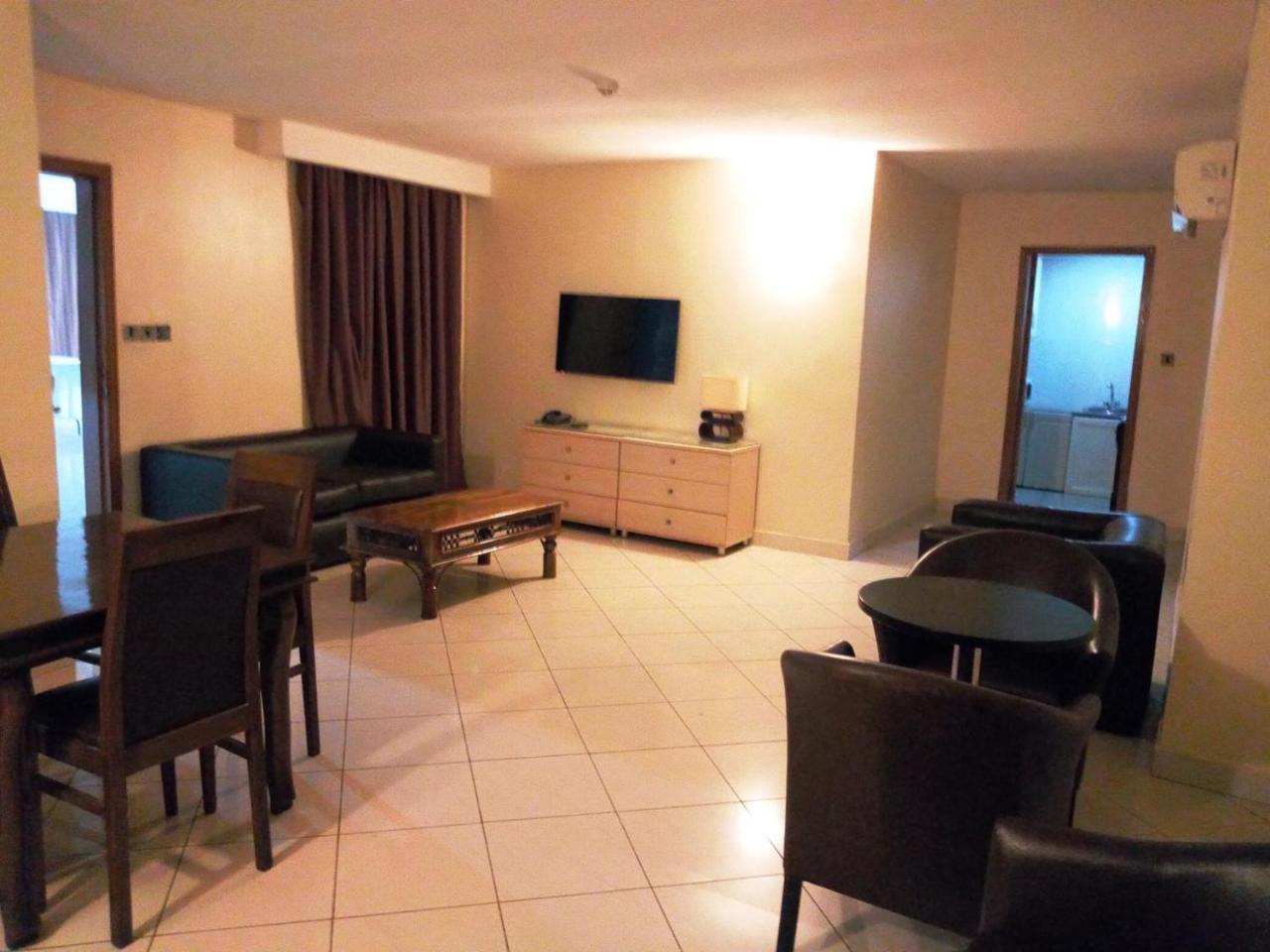 Golden Royale Hotel إينوجو المظهر الخارجي الصورة