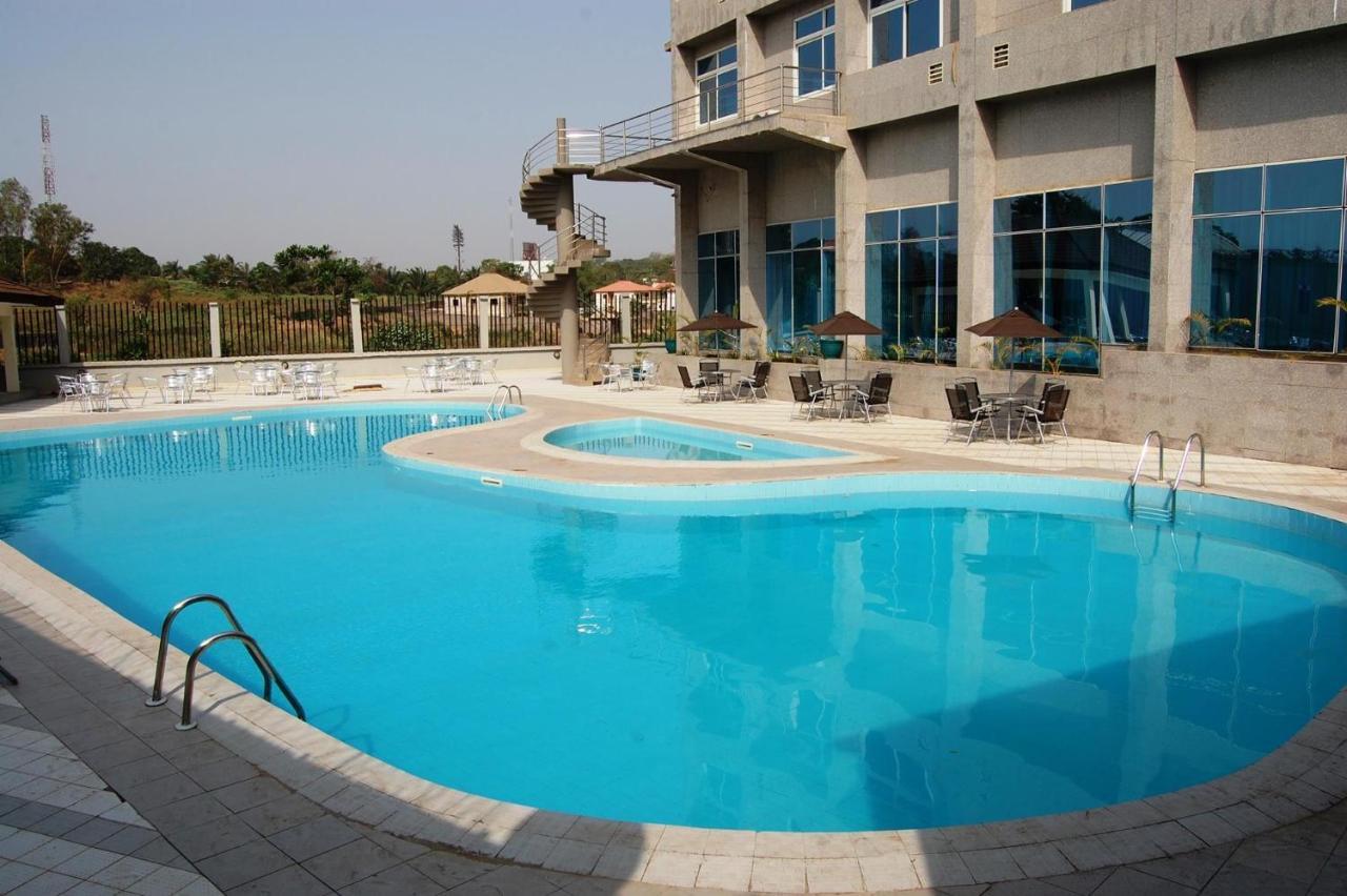 Golden Royale Hotel إينوجو المظهر الخارجي الصورة
